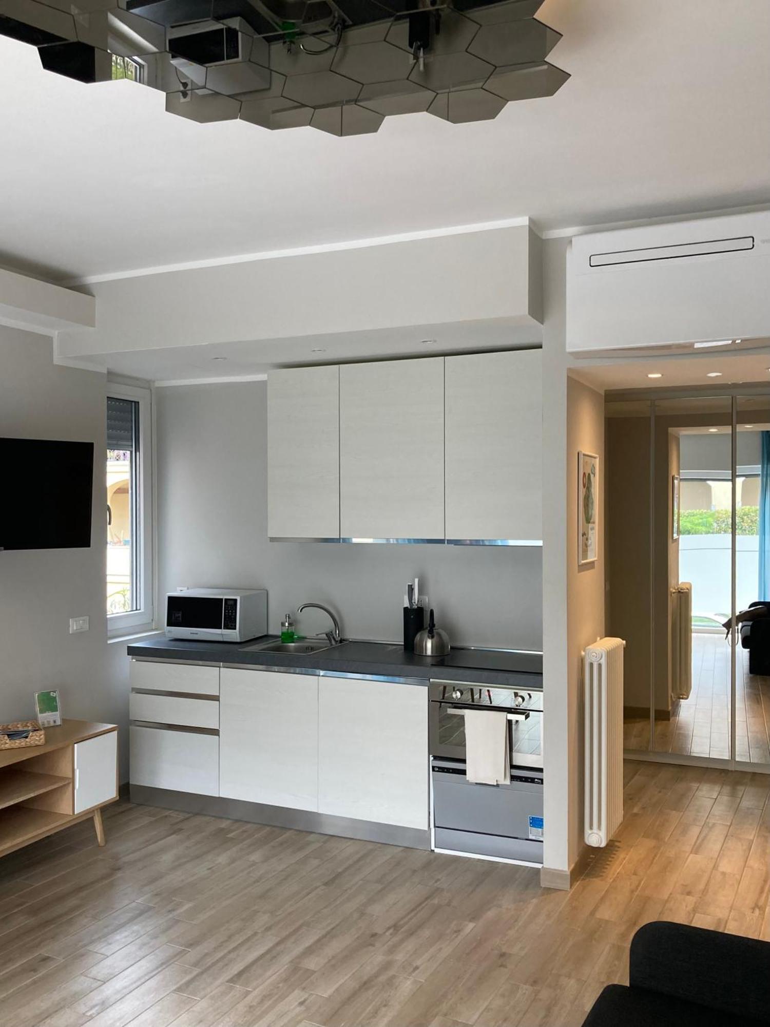 Lovingstresa In The Heart Of The Town Apartment Stresa